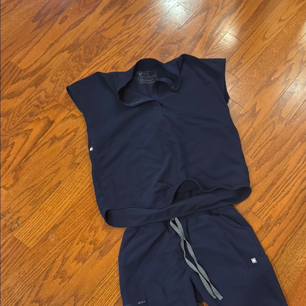 FIGS Navy Blue Scrub Set